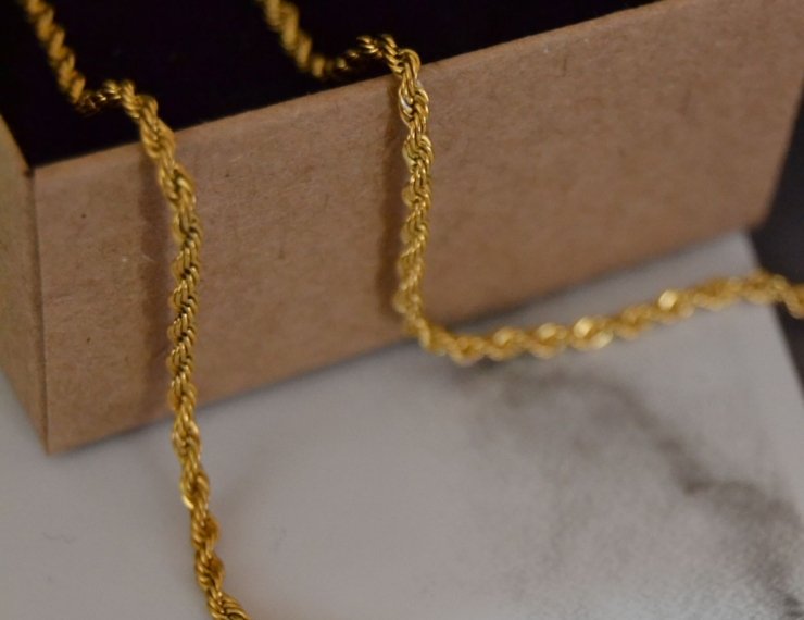 Joyería de oro 18K estilo editorial