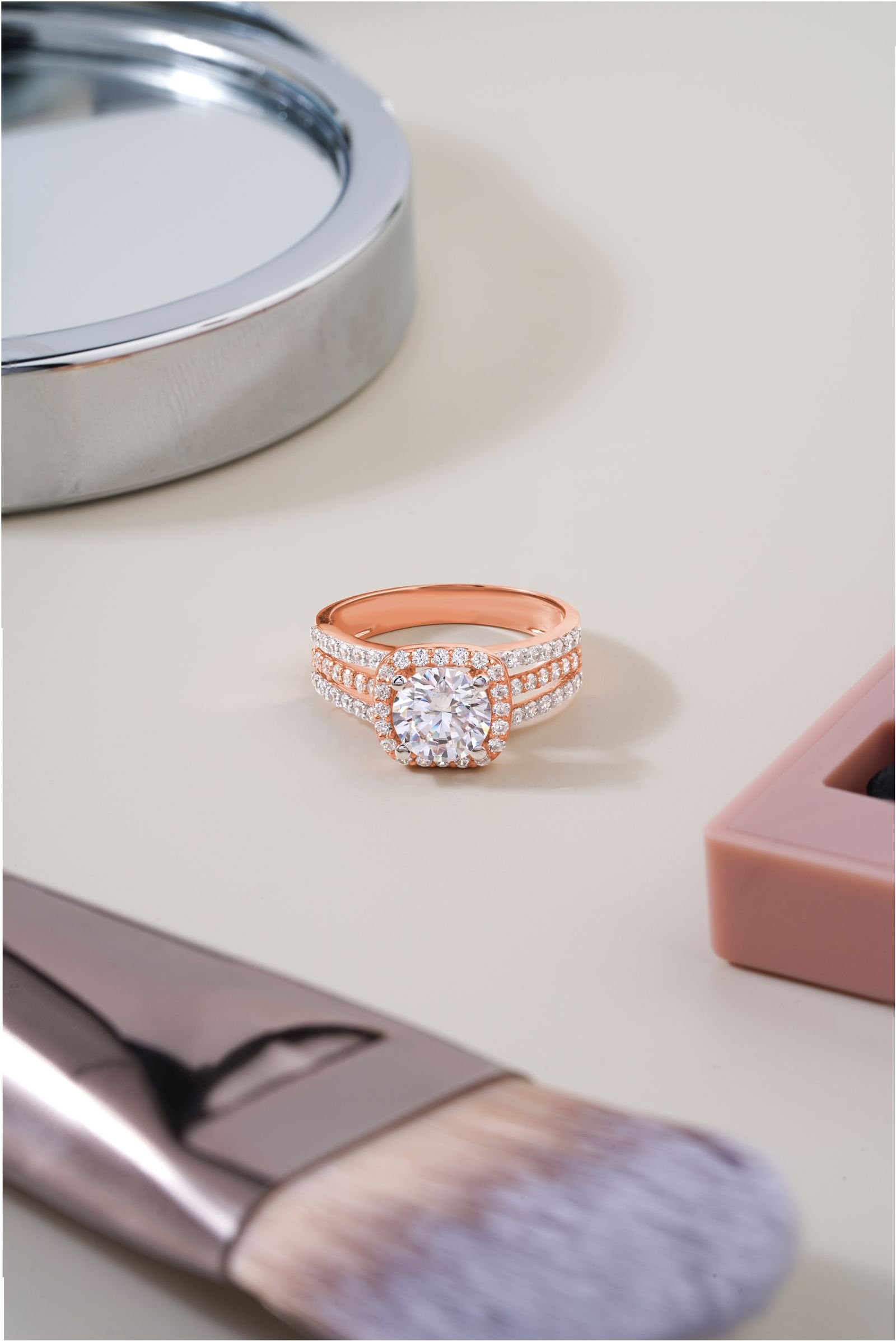 Joyeria de oro 18K, foto editorial de lujo