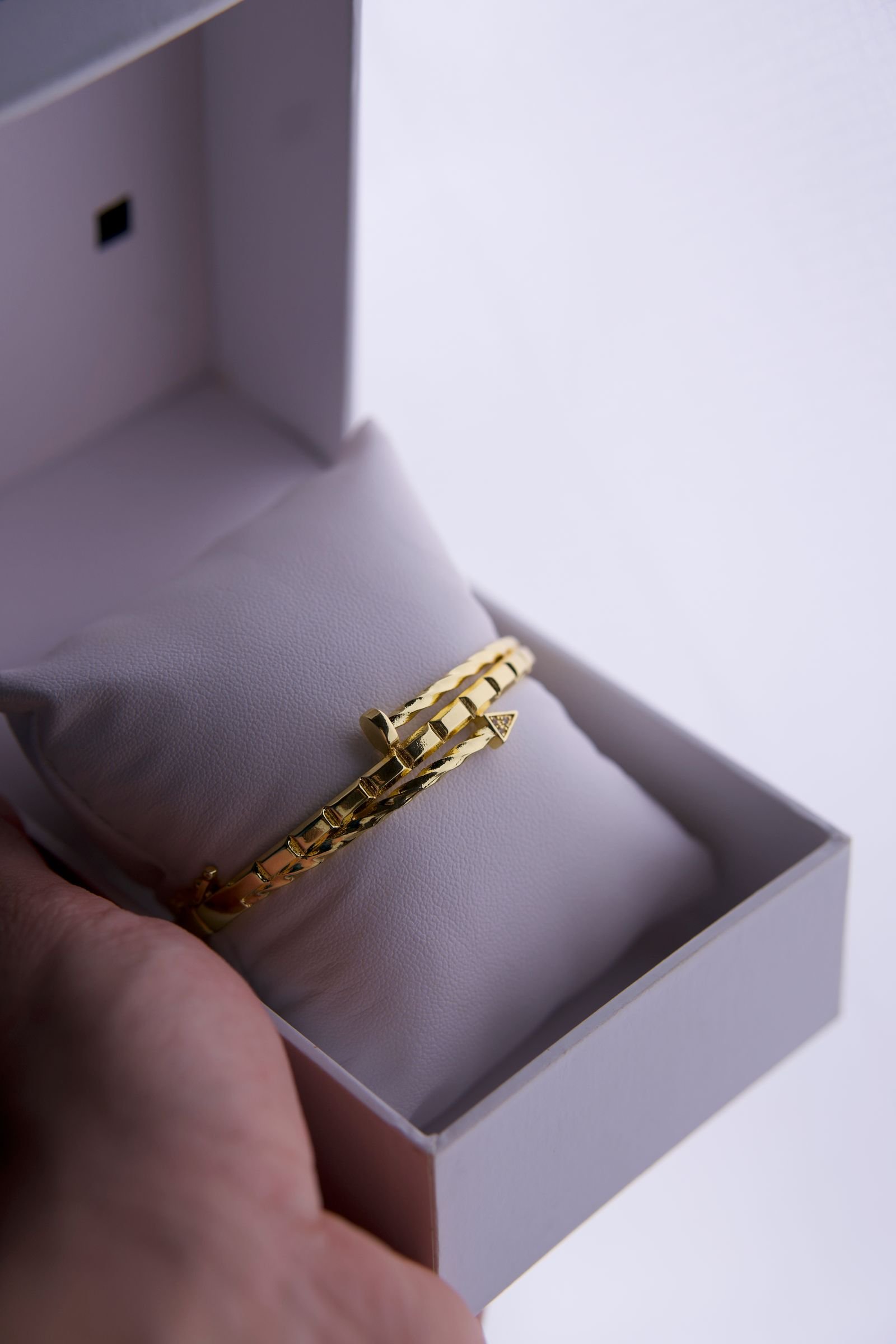Guía de Regalos: Joyería de Oro 18K para Cada Ocasión