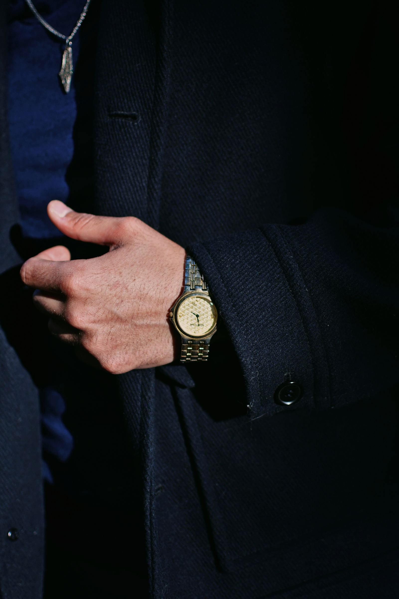 Relojes y Joyería: Cómo Combinarlos con Elegancia